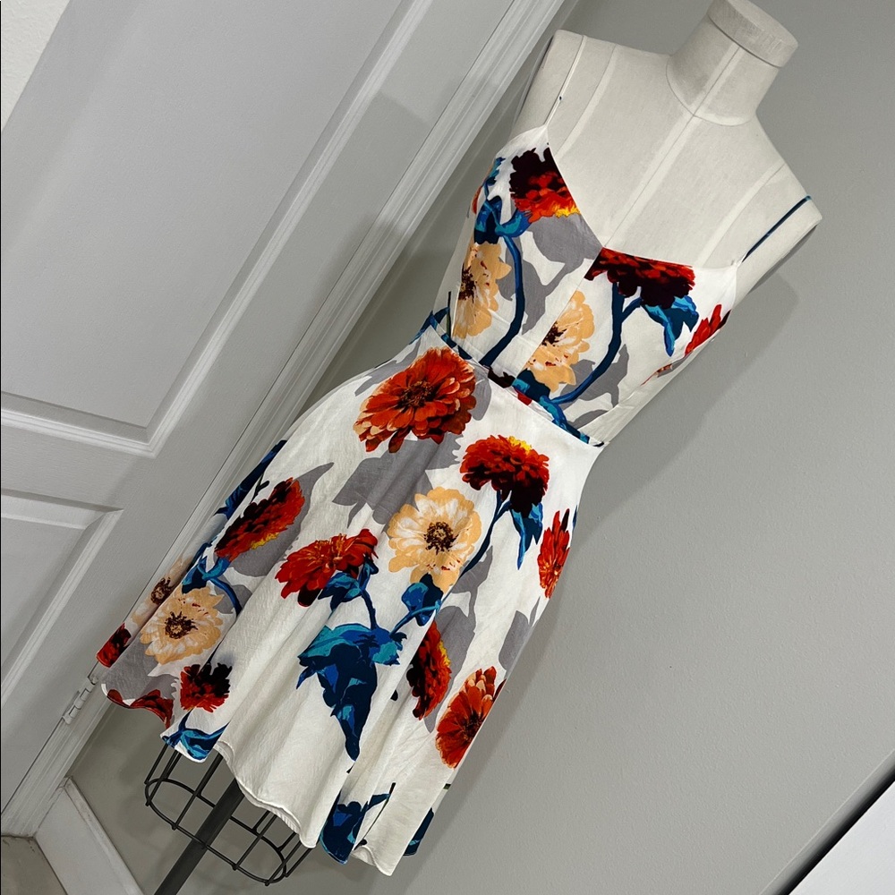 Floral Print Spaghetti Strap Dress - Picture 2 of 7